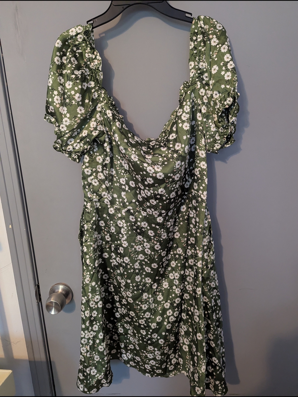 Petite Studio NYC Green Floral Puff-Sleeve Midi Dress